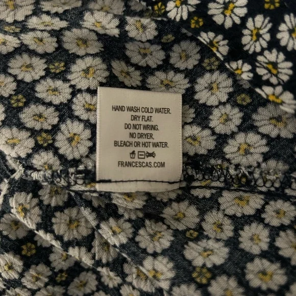 Blue Rain from Francesca’s - Daisy Floral Wrap Top - Picture 4 of 5